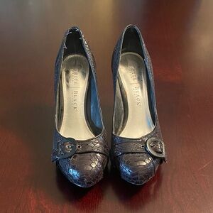 Women's Black Croc-Embossed Buckle Pumps